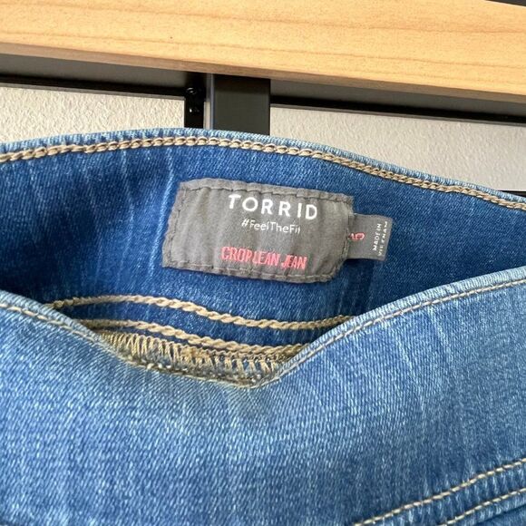 New Torrid Blue Cropped Jeans/Jeggings - Size 5X - Picture 3 of 5